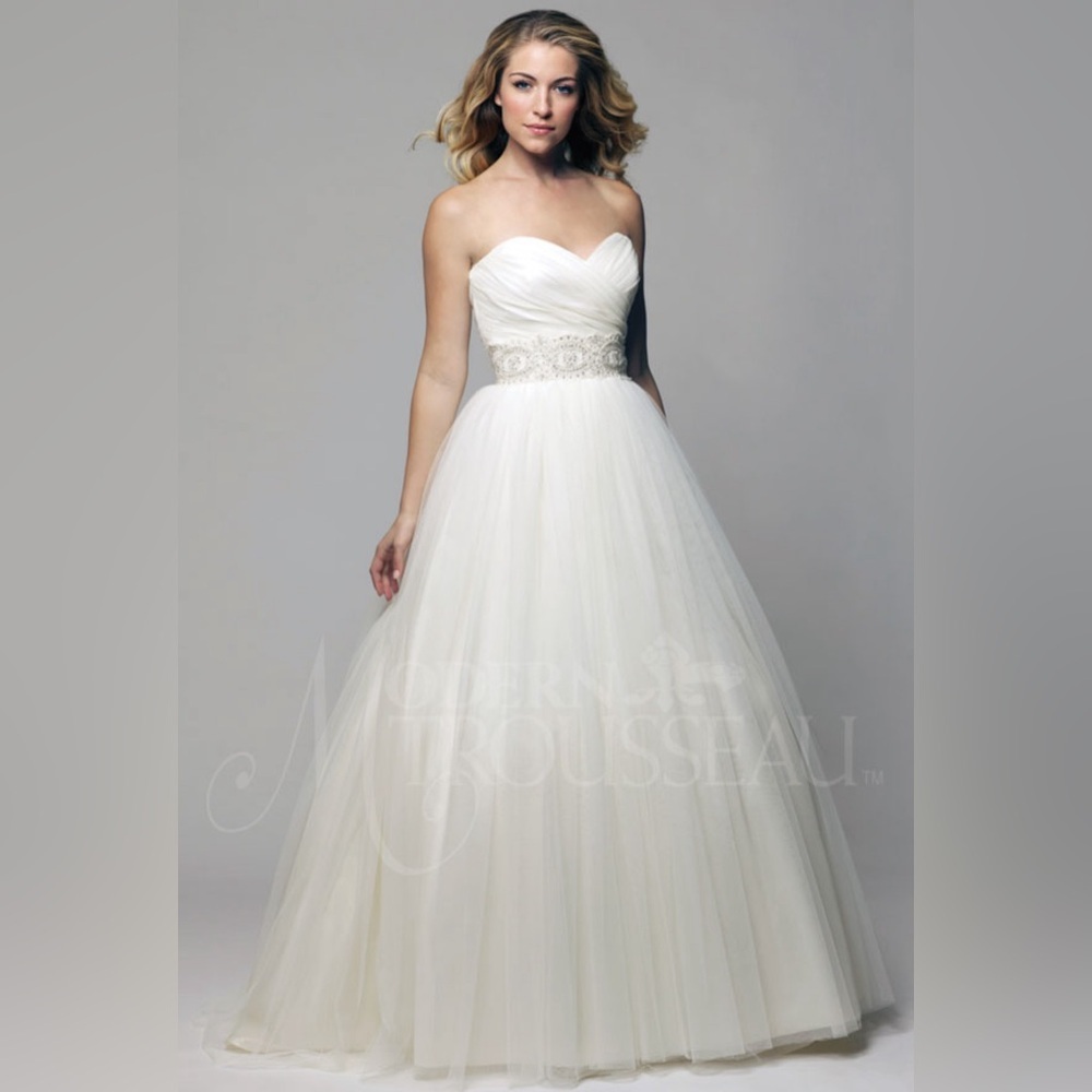$2,000 Oleg Cassini Strapless Wedding Dress with Beading A-line - Picture 1 of 7